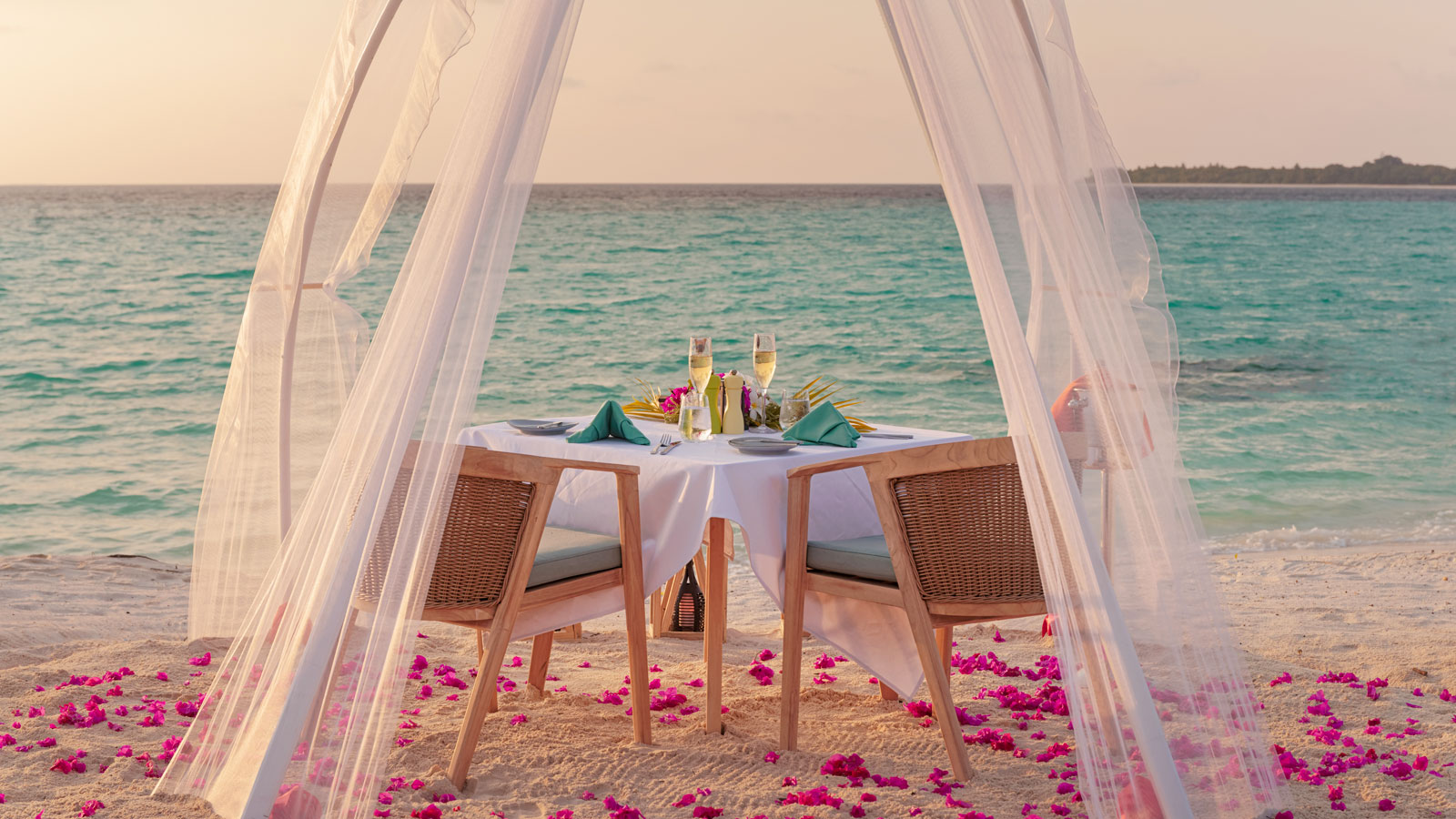 Destination dining - Amari Raaya Maldives