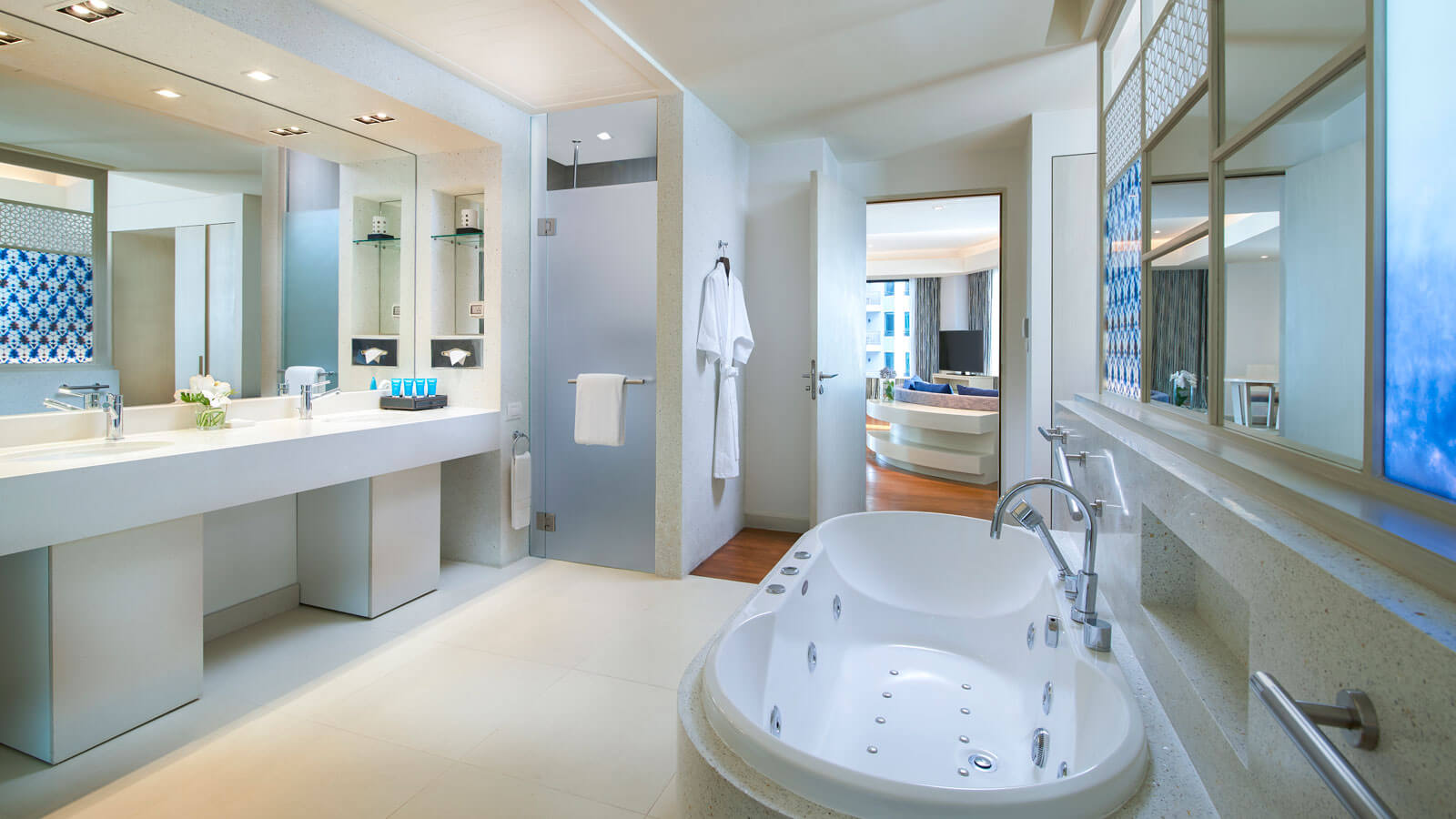 Bathroom in Club Executive Ocean Suite
