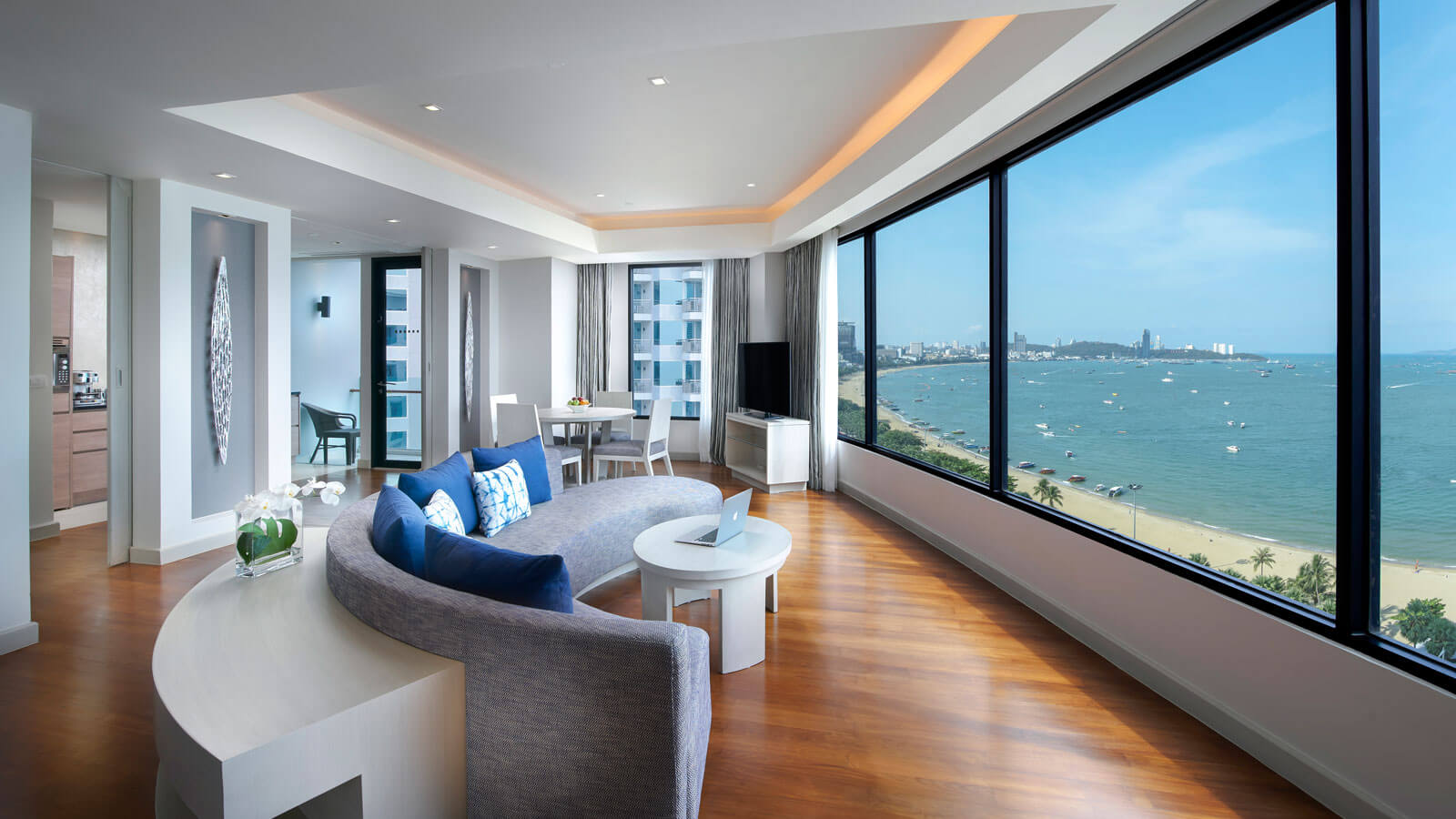 Living room view in Club Executive Ocean Suite