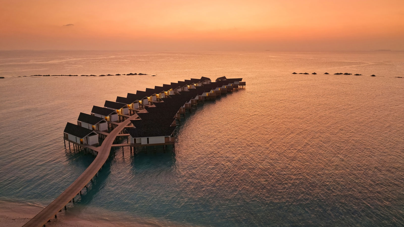 Außenansicht der Sunset Ocean Villa - Amari Raaya Maldives